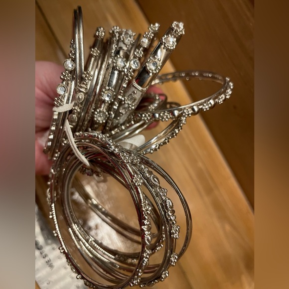 Beautiful Set of Silver Color Bangle 32 Total Bracelets - Picture 8 of 9